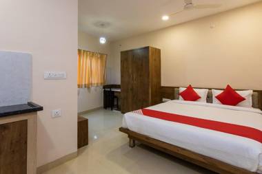 OYO 76392 Corner House 666