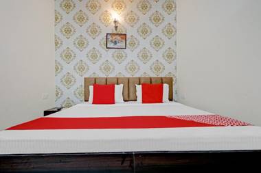 OYO 80341 Hotel Sky View