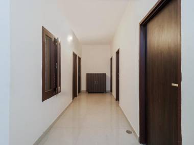 OYO 84243 The Green Orchid