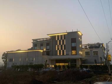 The Stella Hotel & Resort