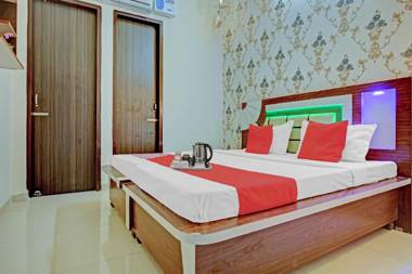 OYO 88146 Three Kings