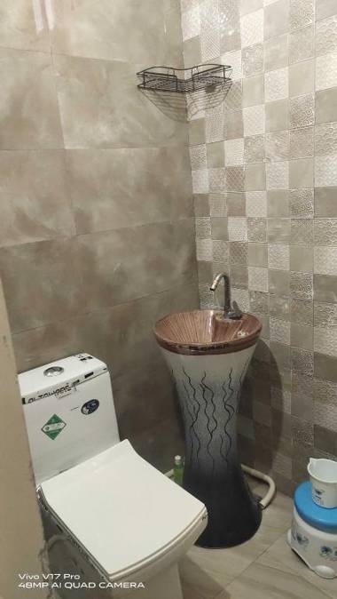 OYO 92350 White Orchid