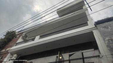 OYO 92350 White Orchid