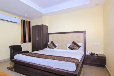 OYO Flagship 6793 Hotel CZ