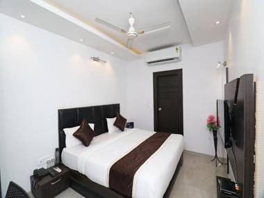 OYO 23009 Hotel Maxx