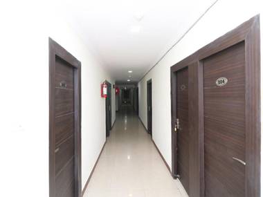 OYO 23009 Hotel Maxx