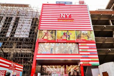 OYO 28185 The Golden Sky