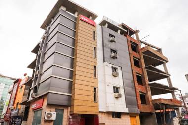 OYO 62210 Travellers Inn Hotel And Conferences