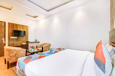 FabExpress Gayatri Palace