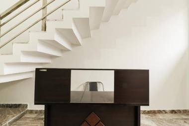 SPOT ON 69082 Indra Palace