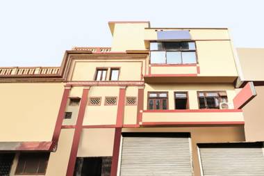 OYO 68821 Hotel Sunrise