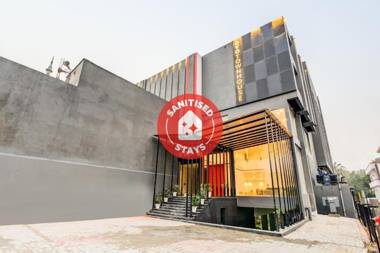 OYO Townhouse 310 Landmark