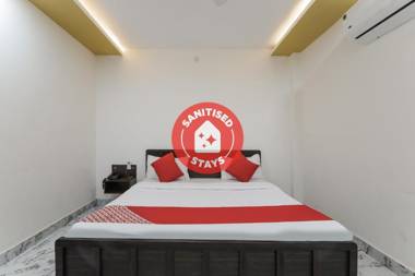 OYO 68040 Hotel Aastha