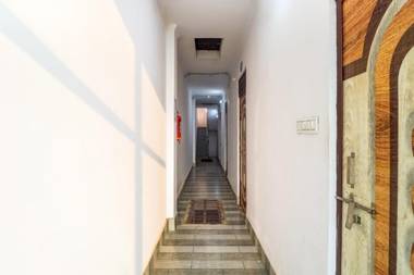 OYO 72465 Hotel Gudaura