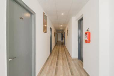 SPOT ON 74028 Hotel Sainik Inn