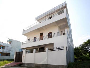 SPOT ON 74038 Shree Palace