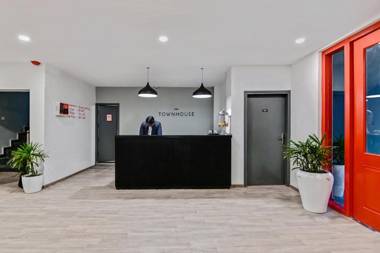 OYO Townhouse 096 Lohia Park