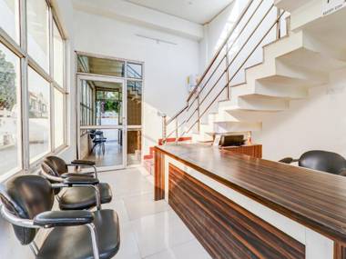 OYO 74122 Raghuvar Palace