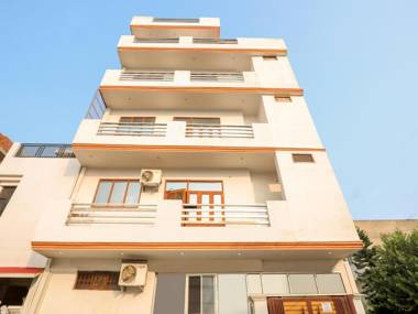 OYO 76256 Trimurti Palace