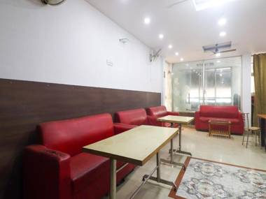 OYO Flagship 77835 Hotel Maa Arya