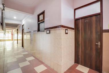 OYO Flagship 76340 Hotel PR palace