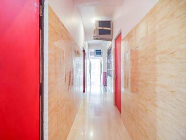 OYO 77297 Hotel Mauryans