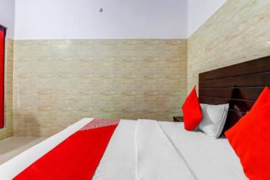 OYO 77297 Hotel Mauryans