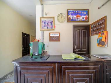 Capital O 81098 Hotel Royal Panjab