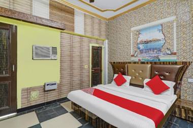 OYO 82473 Hotel Meet