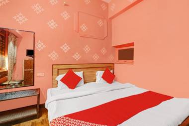 OYO 82473 Hotel Meet