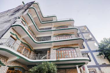 OYO Flagship 83536 Mahi inn