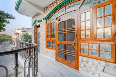 OYO Flagship 83536 Mahi inn