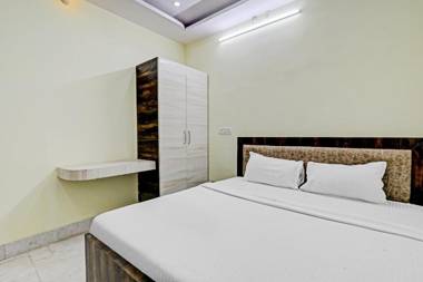 OYO 83366 Hotel SNA Grand