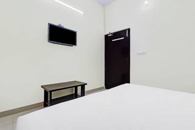 OYO 84776 Hotel Parijat And Training Center