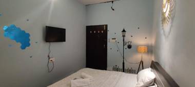 OYO HOME 87317 Downtown Homestay