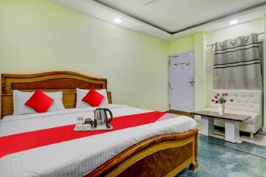 OYO Flagship 92315 Khushboo International Hotel