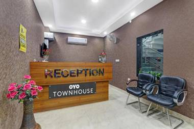 Townhouse 1094 North Inn