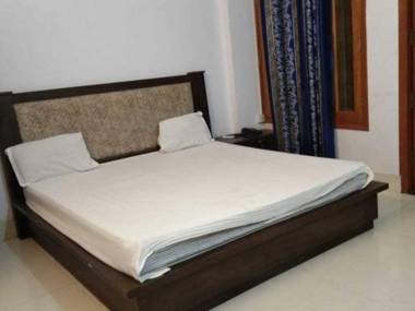 OYO 93022 Krishna Stay In