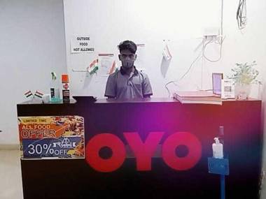 OYO 93022 Krishna Stay In