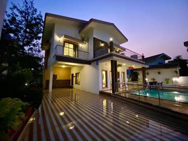 EKO STAY- Paramount Villa