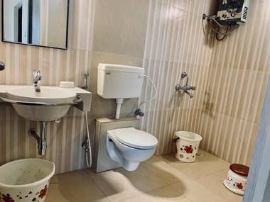 The Emerald Hillside Villa 2