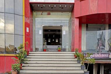 Capital O 81207 Hotel Jagdamba Palace