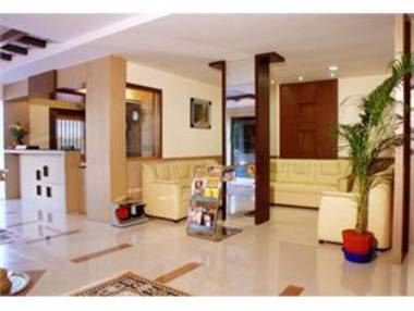 Royal Riviera Hotel & Resort