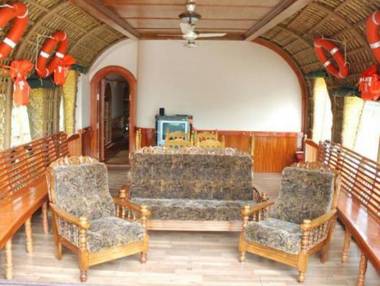 Royal Riviera Hotel & Resort