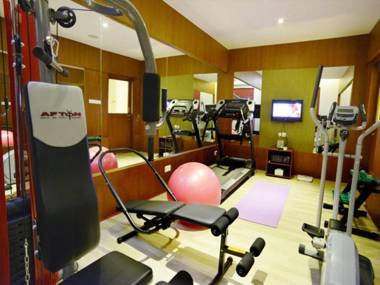 Hotel Marina Residency