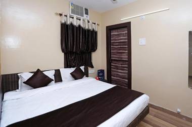 OYO 10137 Hotel Vaishnavi