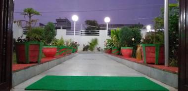 Om Shanti Guest House