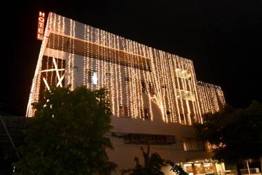 HOTEL HALLMARK