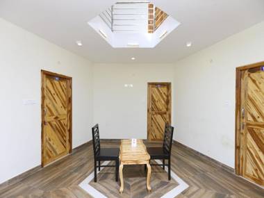 OYO 13848 Hexa Moon Heights