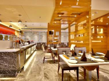 Regenta Central the Crystal Kanpur Harsh Nagar